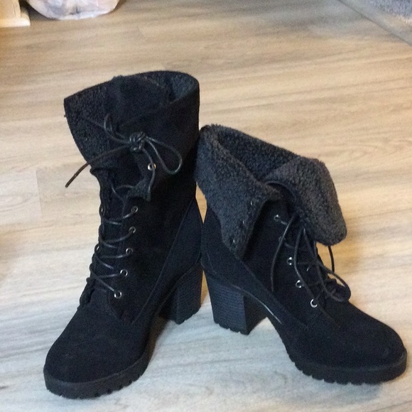 CA Collection by Carrini heeled suede look boots - Picture 4 of 5